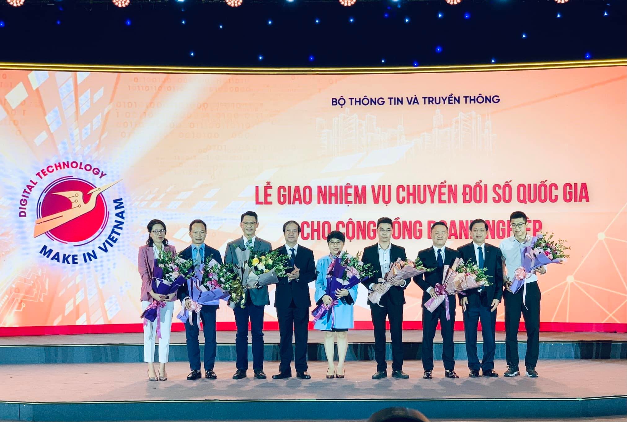 Hình ảnh cho thư viện ONENET vinh dự nhận nhiệm vụ Giải quyết bài toán Chuyển đổi số Quốc gia lĩnh vực Y tế